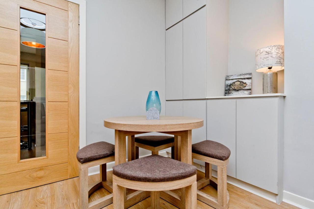 Charming Old Town 2 Bed Apt, 2Mins From Royal Mile Edinburgh Exterior photo