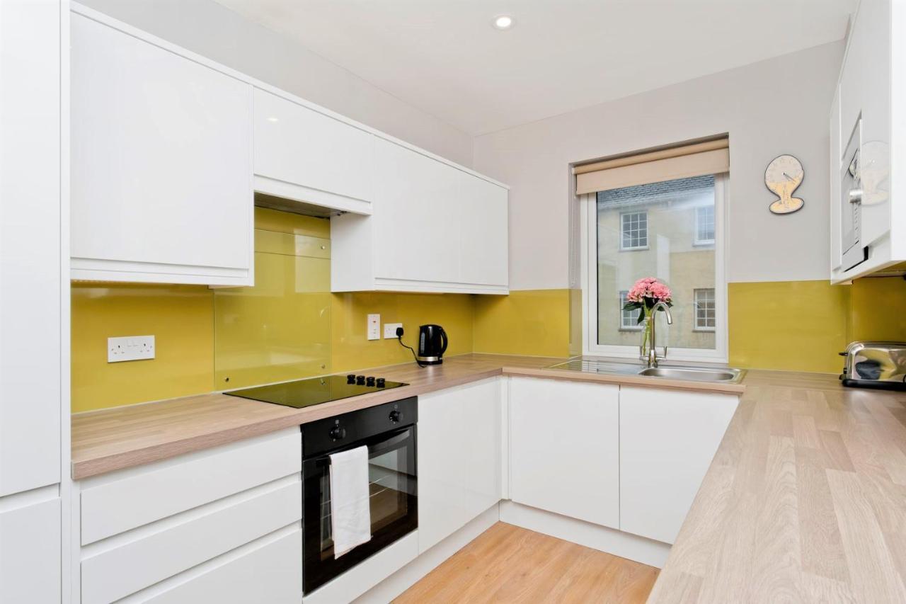 Charming Old Town 2 Bed Apt, 2Mins From Royal Mile Edinburgh Exterior photo