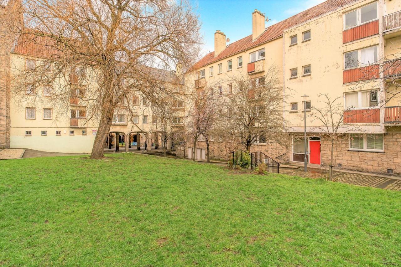 Charming Old Town 2 Bed Apt, 2Mins From Royal Mile Edinburgh Exterior photo