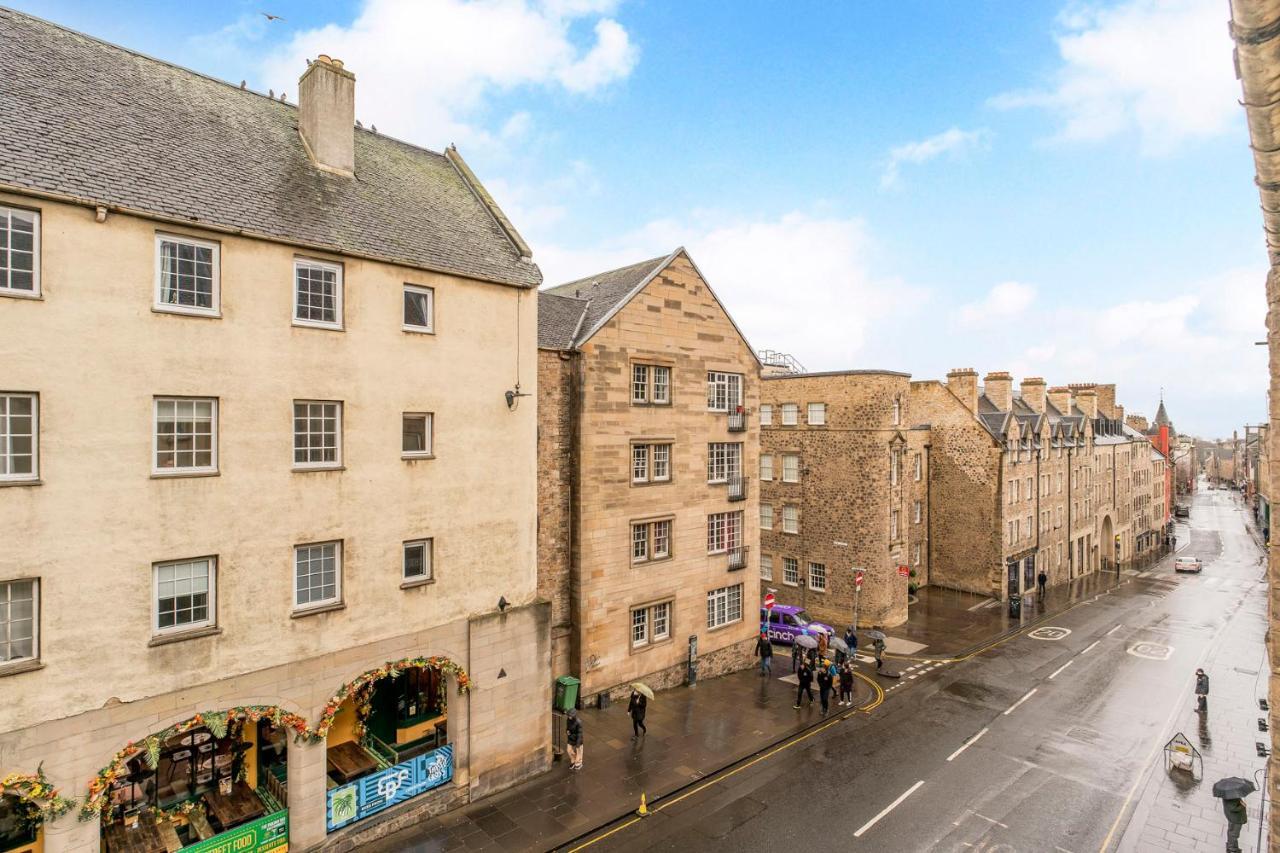 Charming Old Town 2 Bed Apt, 2Mins From Royal Mile Edinburgh Exterior photo