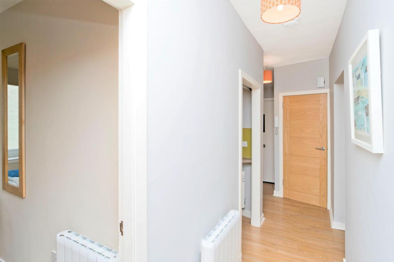 Charming Old Town 2 Bed Apt, 2Mins From Royal Mile Edinburgh Exterior photo