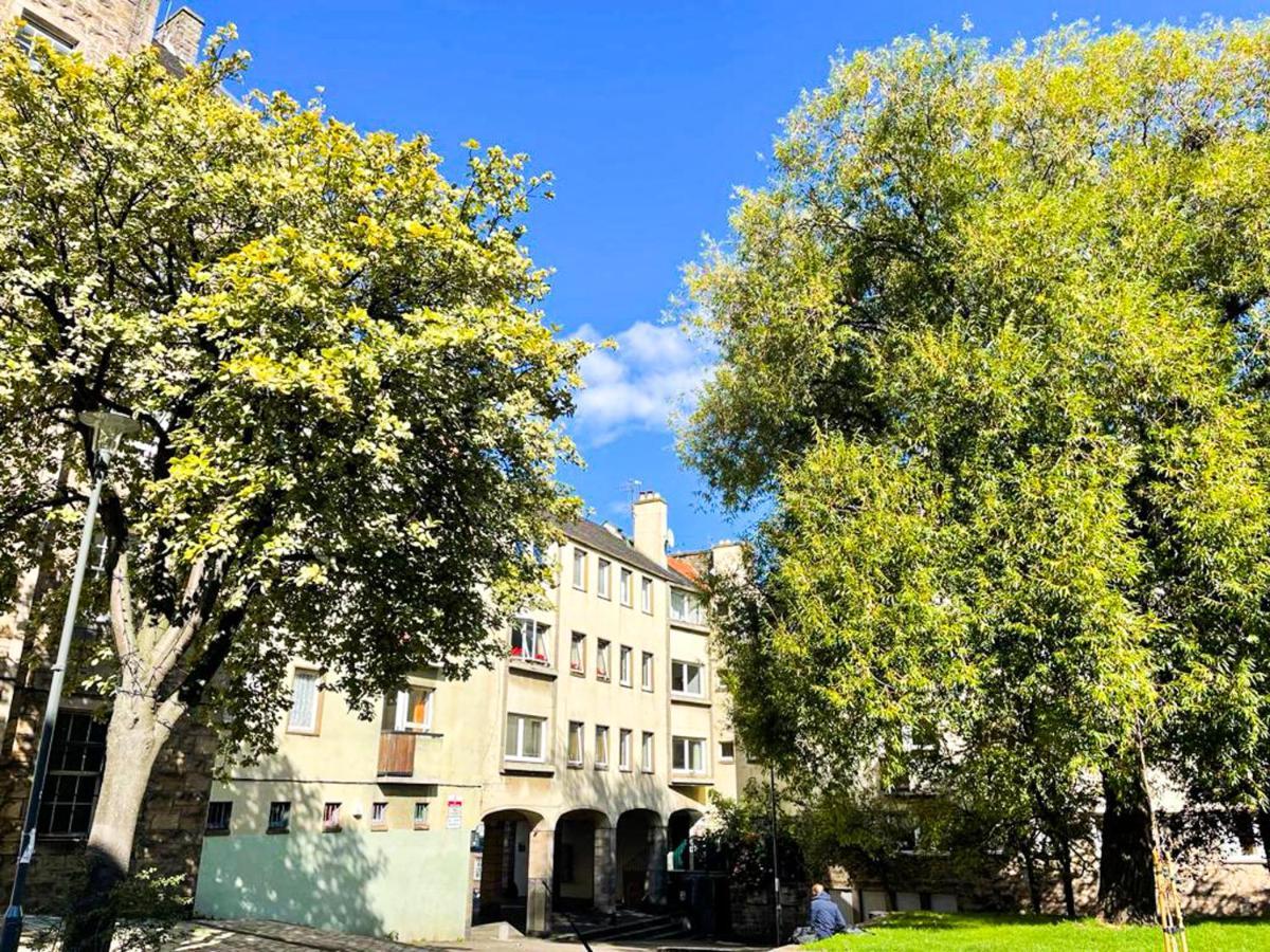 Charming Old Town 2 Bed Apt, 2Mins From Royal Mile Edinburgh Exterior photo